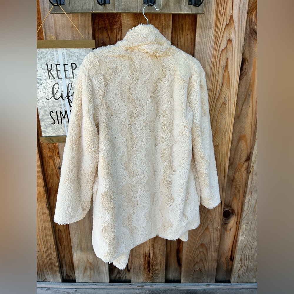 EUC Jack by BB Dakota fuzzy cream jacket size medium - Picture 7 of 9